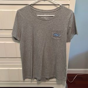 vineyard vines t-shirt
